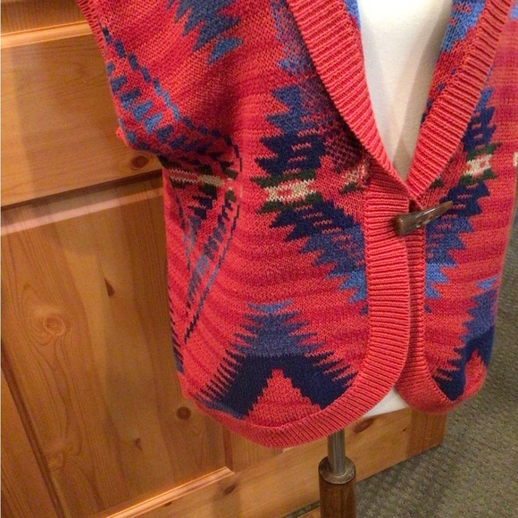 Geometric Patterned Red Sweater Vest - Picture 3 of 8